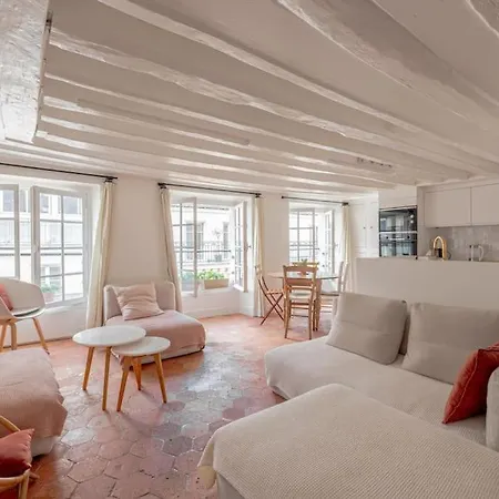 Appartamento 3 Rooms, View On Roofs Chic & Cosy - 70 M2