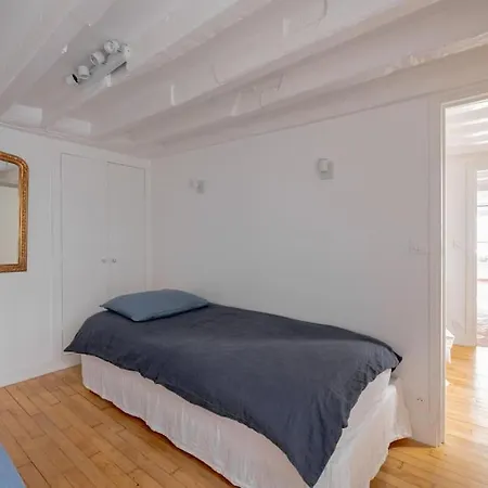 Appartamento 3 Rooms, View On Roofs Chic & Cosy - 70 M2
